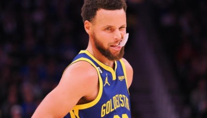 虎扑社区-库里暂定对阵马刺复出 助阿拉莫穹顶冲击售票纪录